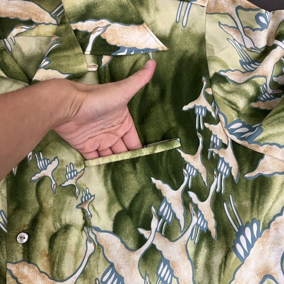 Malihini Hawaii Designer's Collectors Men's Green With Bird Print Hawaiian Shirt - Picture 9 of 9